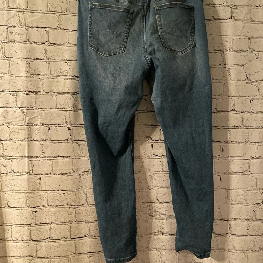 Mid Rise Jeggings - Picture 3 of 8